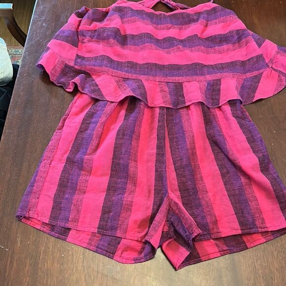 Anthropologie red halter top romper with ruffle back Size S New - Picture 3 of 9